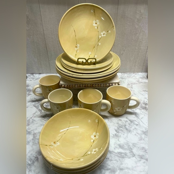 Royal Stafford Radio Blossom Place Setting for 4 Dinner & Lunch Plate Bowl Mug